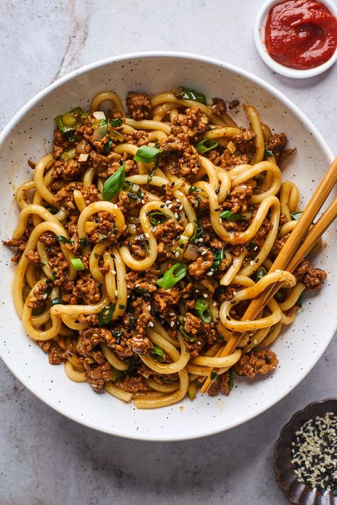 Pork Noodles Asian, Minced Pork Pasta, Asian Ground Pork Noodle Recipes, Asian Minced Pork Recipes, Minced Pork Noodles, Minced Pork Recipes Chinese Food, Maifun Noodles Recipes, Pork Minced Meat Recipe, Minced Pork Recipes