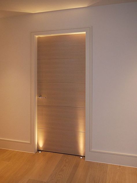 Contemporary Door Trim, Door Architrave Ideas, Door Molding Design, Modern Architrave, Modern Skirting Boards, Skirting Board Ideas, Modern Door Trim, Bedroom Door Ideas, Trim Casing