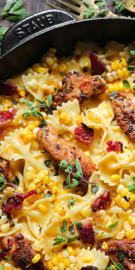 Creamy Chicken and Corn Pasta with Bacon - in a cast iron skillet. Chicken Pasta, Pasta With Bacon, Chicken And Corn, Resep Pasta, Corn Pasta, Salad Pasta, Bacon Pasta, Chicken Dishes Recipes, Creamy Chicken