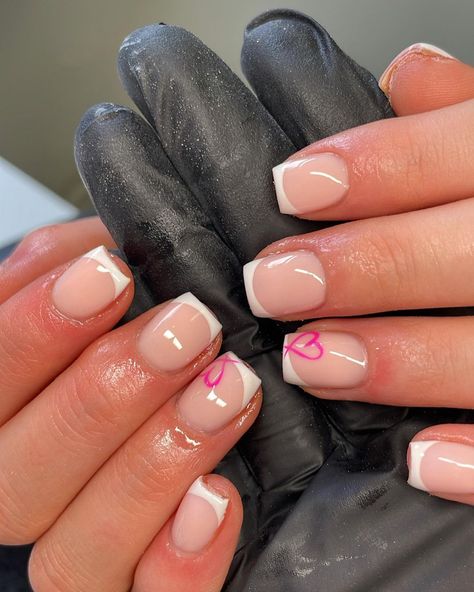 Pretty Short Nails Acrylic Pink, Nails Gel Short Summer, Very Short Cute Nails, Builder Gel Nails Design Pink, Cute Nails Short Nails, Nail Simple Short, Short Square Nails For Summer, Square French Tip Acrylic Nails Design Short, Summer French Nails Short