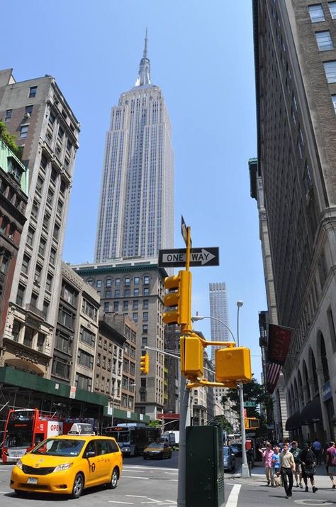 Empire New York Scenery, Empire State Building Aesthetic, Nyc Empire State Building, New York Empire State Building, New York Images, New York Bucket List, Nyc Buildings, New York Pictures, The Empire State Building