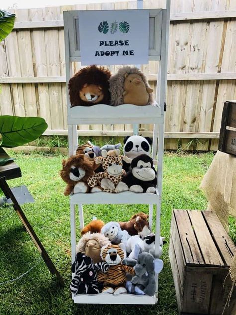 Wild One Favor Ideas, Zoo Themed Party Favors, Zoo Theme Party Favors, Wild One Birthday Favors, Wild One Favors, Safari Themed Party Favors, Safari Birthday Favors, Safari Theme 1st Birthday Boys, Wild One Birthday Party Favors