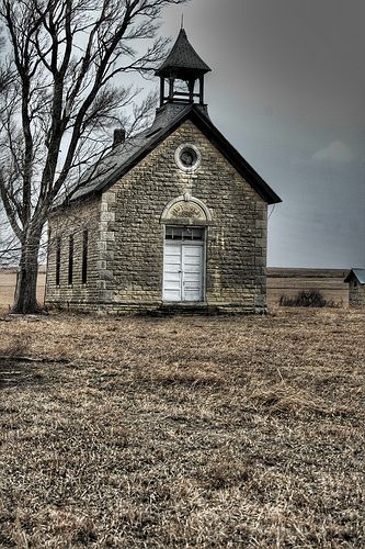 Old School House | Flickr - Photo Sharing! Abandoned Churches, Abandoned Homes, Ceader Point, Abandoned Schools, One Room Schoolhouse, House Abandoned, Abandoned School, Country School, Kansas Usa