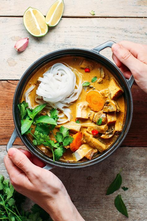 Easy Vegan Vietnamese Curry - Full of Plants Vietnamese Recipes, Vietnamese Curry, Vegan Vietnamese, Vegan Thai Green Curry, Vegan Pho, Vegan Curry Recipes, Sans Gluten Sans Lactose, Vegan Curry, Curry Recipes