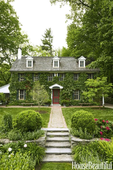 Wendy Wurtzburger and Chris Bentley Philly Home | HB April 2018 Landscaping Ideas, Front Walkway, French Style Furniture, Hill Interiors, Deco Boheme, Front Door Colors, House Portraits, Painted Brick, Walkway