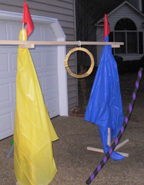 Crack of Dawn Crafts: Knight Party Game: Joust Practice With Lances! Medieval Themed Birthday Party, Kingdom Rock Vbs, Medieval Dinner, Medieval Feast, Knight Birthday Party, Castle Party, Medieval Games, Medieval Crafts, Knight Party