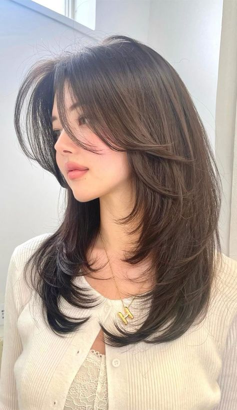 layered haircut, blonde layered haircut, bronde layered haircut, layered haircuts butterfly, layered haircuts, layered haircuts long hair, layered haircut shoulder length, layered haircuts medium length, short medium layered haircuts, layered haircuts for long hair, layered haircuts for women Haircut Layers Short Hair, Long Hair Layered Cut, Hair Cuts Ideas Medium Long, Butterfly Haircut Aesthetic, Medium Layered Haircuts Asian, Haircut For Medium Hair For Women, Korean Face Framing Layers, Haircut Butterfly Layers, Butterfly Cut On Medium Hair