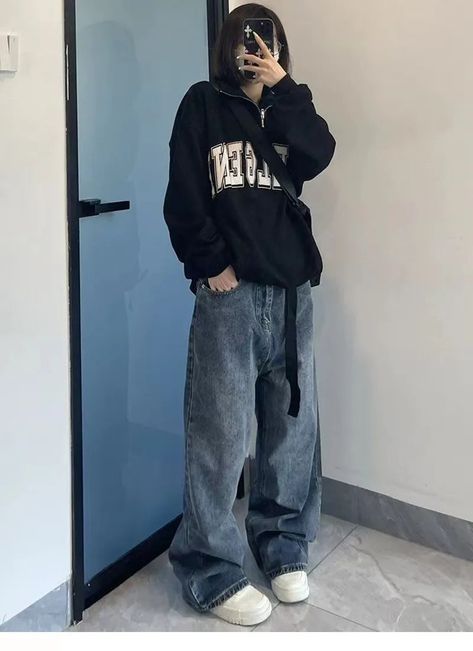 Y2k Baggy Jeans, Baggy Jeans Women, Baggy Outfit Ideas, Y2k Baggy, Oversize Outfit, Pants Korean, Oversized Outfit, Korean Streetwear, Baggy Clothes