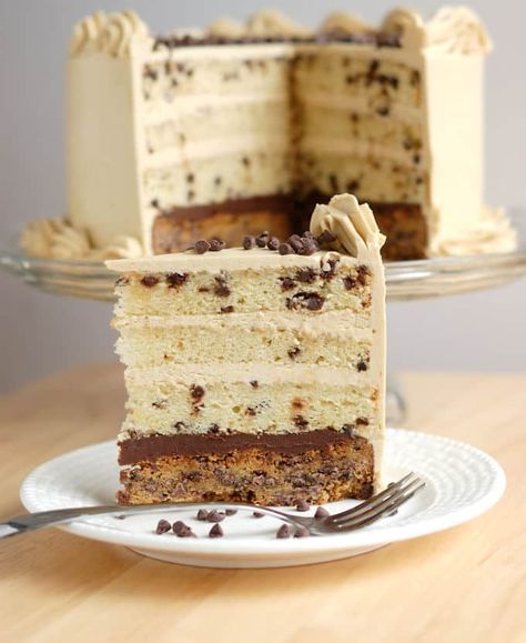 Chocolate Chip Cookie Cake Giant Chocolate Chip Cookie, I Am Baker, Chocolate Chip Cookie Cake, Chocolate Chip Cake, Best Cake Recipes, Delicious Cake Recipes, A Piece Of Cake, Chocolate Chip Recipes, Carrot Cake Recipe