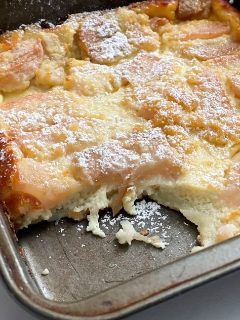 Pear Custard Pie Pear Desserts Recipes, Custard Pear Pie Recipe, Pear Custard Tart Recipe, Pear Fall Desserts, Hot Pear Dessert, Custard Pear Pie, Sour Cream Pear Pie, Apple Pie With Custard, Desserts Made With Fresh Pears