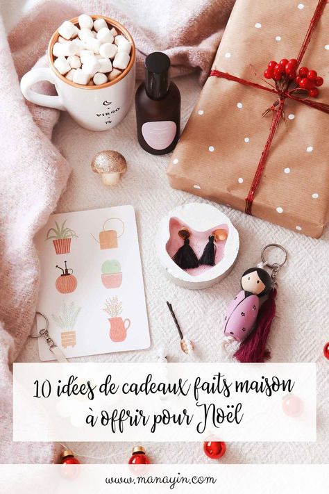 Retrouvez dans cet article 10 tutos à réaliser pour offrir des cadeaux faits main à vos proches pour Noël ! Tous les DIY se trouvent sur mon blog. Diy Noel Cadeau, Cadeau Diy Noel, Deco Noel Diy, Idee Cadeau Diy, Petit Cadeau Diy, Cadeau Noel Diy, Diy Cadeau Maitresse, Diy Noel, Diy Cadeau Noel