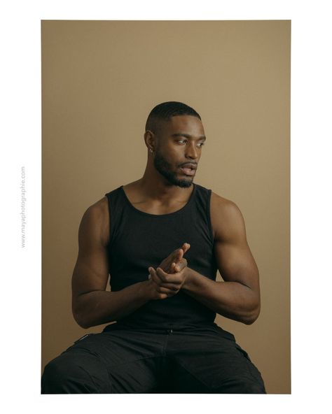 Black Man Photography Portrait, Black And White Portraits Men Male Models, Black Male Instagram Ideas, Aesthetic Male Photoshoot, Black Man Studio Photoshoot, Black Man Pose Reference, Male Modelling Poses, Black Clothes Photoshoot, Male Lifestyle Photoshoot