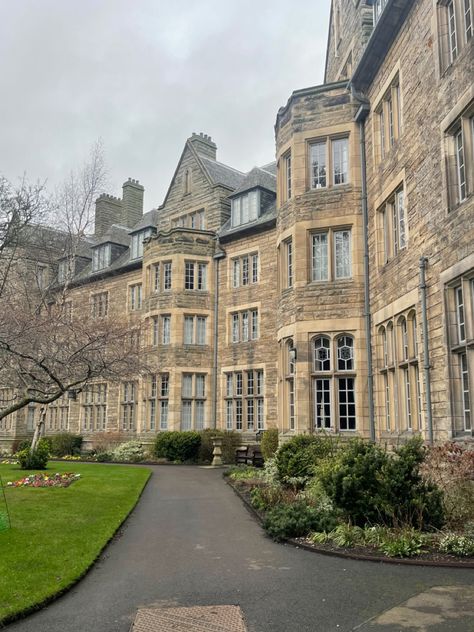 British Academia Aesthetic, At Andrews University, St Andrews University Aesthetic, St Andrews Aesthetic, St Andrews University Scotland, Light Academia School, University Of St Andrews, Light Acadamia, 20th Century Aesthetic