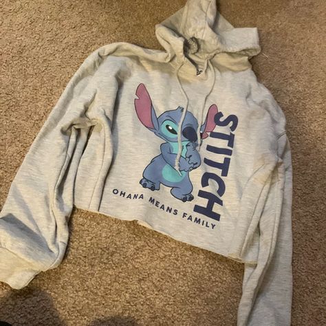 Never Used New Condition From Disney Size Large Lilo And Stitch Cropped Hoodie Cute Stitch Stuff, Stitch Sweatpants, Stitch Outfits, Stitch Nike, Stitch Crop Top, Stitch Merchandise, Stitch Things, Stitch Drawings, Stitch Jacket