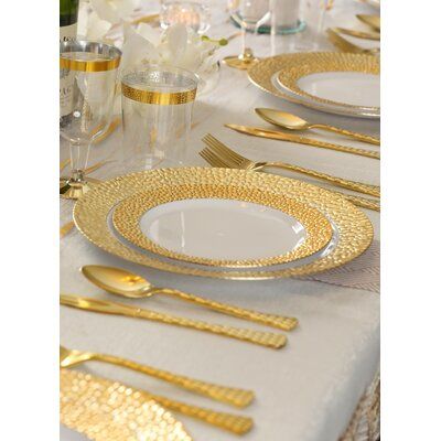 White Plastic Plates, Gold Table Setting, Gold Plastic Plates, Dinner Party Table Settings, White Wedding Decorations, Fine Dinnerware, Weddings Receptions, Prom Decor, Plastic Dinnerware