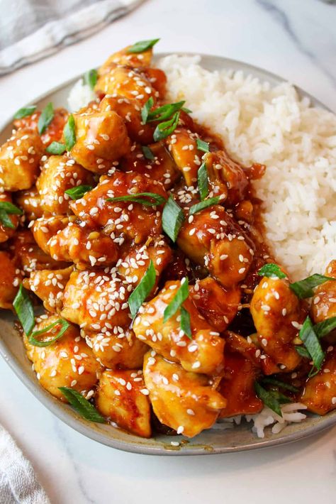 Sweet Chinese Chicken, Honey Soy Chicken And Rice, Essen, Honey Chicken And Rice Recipes, Honey Chicken Aesthetic, Honey Soy Chicken Stir Fry, Thai Honey Chicken, Honey Garlic Chicken With Rice, Maple Soy Chicken