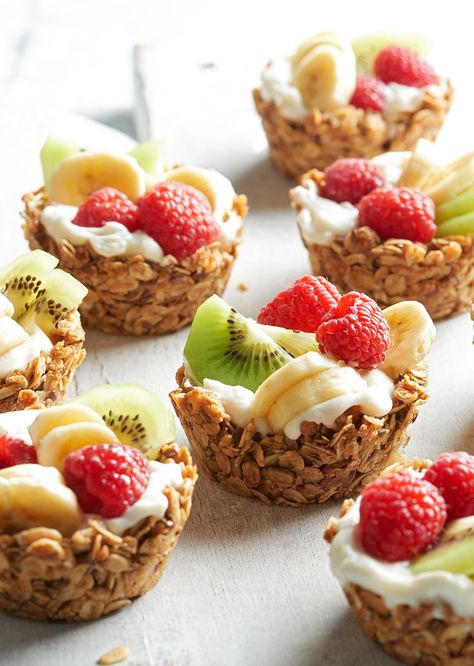 With no more than 350 calories per serving, these healthy make-ahead breakfast ideas—including breakfast sandwiches, make-ahead keto breakfasts, breakfast casseroles, and more—are sure to start your day on a high (and nutritious) note. #breakfastrecipes #breakfastideas #makeahead #healthybreakfast #bhg Granola Cups With Yogurt, Granola Cups, Yogurt And Fruit, Healthy Make Ahead Breakfast, Low Fat Yogurt, Fruit Breakfast, Deilig Mat, Make Ahead Breakfast, Breakfast Brunch Recipes