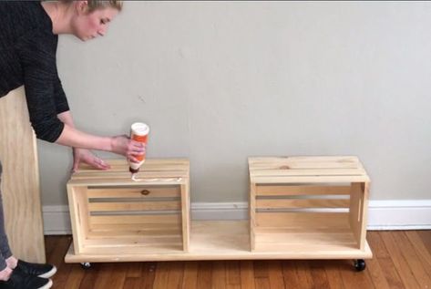 Easy Crate DIY Bench on Wheels | Hometalk Gorgeous Entryway, Diy Bank, Crate Bench, Outdoor Storage Bench, Diy Storage Bench, Crate Diy, Diy Entryway, Storage Wood, Casa Vintage