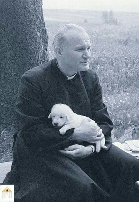 Saint John Paul II with a puppy. Pope Saint John Paul Ii, San Juan Pablo Ii, St John Paul Ii, Juan Pablo Ii, Pope John Paul Ii, Holy Father, Saint Quotes, John Paul Ii, Pope John