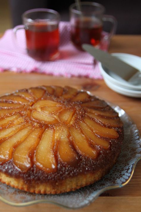 Pear Recipes Easy, Pear Dessert Recipes, Pear Upside Down Cake, Tarte Tartin, Pineapple Cakes, Caramel Pears, Pear Dessert, Pear Tart, Pear Cake