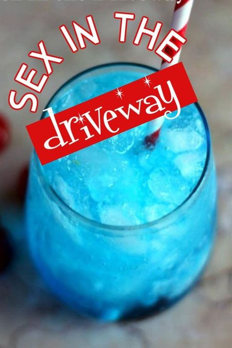 Finding Nemo Alcohol Drink, Alcoholic Drinks In A Pitcher, Blue Acholol Punch, Blue Acholol, Blue Spiked Punch, Easy Frozen Mixed Drinks Alcohol, Summer Adult Drinks For A Party, Brütank Drink Recipes, Rainy Day Drinks Alcohol