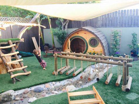 Natural playground at Kids Collective Preschool Outdoor Play Space, Play Area Backyard, Outdoor Play Spaces, Playground Areas, Play Garden, نباتات منزلية, Outdoor Play Areas, Diy Playground, Outdoor Play Area