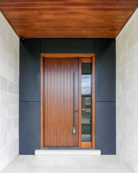 Arista makes a fantastic range of custom-made modern doors for every home style ✨ . 🚪| Single Door with Sidelight 🪵| Sapele Mahogany ✨|… | Instagram Tiny Front Door Entrance, Wall Wood Decor Ideas, Scandinavian Front Door, Modern Wood Front Door, Door With Sidelight, Modern Classic Door, Wall Wood Decor, Barn Exterior, Wood Decor Ideas