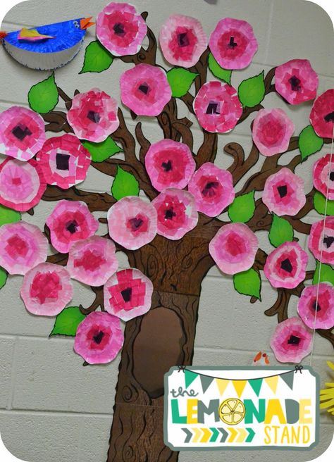 Spring Hallway Decor Ideas Spring Tree Preschool Craft, Spring Art Ideas For The Classroom, Spring Tree Bulletin Board Ideas, Spring Tree Crafts Preschool, Spring Board Ideas, Kindergarten Flowers, Spring Tree Craft, Spring Bulletin Board Ideas, Spring Tree Decorations