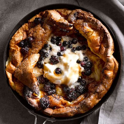 Vitamix Recipes, Dutch Baby Recipe, Blender Smoothie, Weekend Mode, Dutch Baby Pancake, Classic Breakfast, Berries Recipes, Fresh Market, Blender Recipes