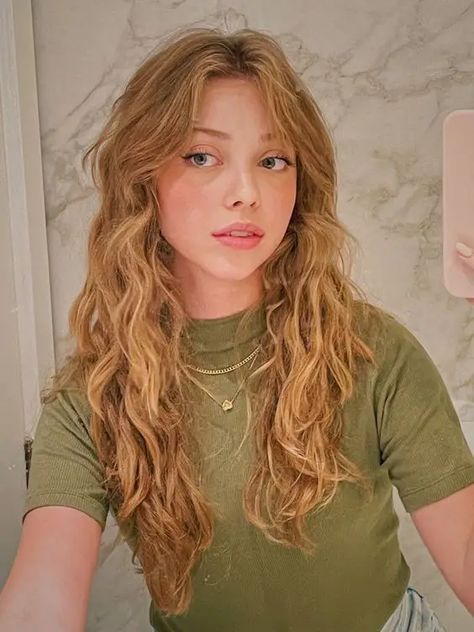 Wavy Hair Long Layers Curtain Bangs, Long Wavy Hair Face Framing, Bangs On Natural Wavy Hair, Long Hair With Curtain Bangs Curly, Layers And Curtain Bangs Wavy Hair, Natural Wavy Hair Face Framing Layers, Long Wavy Hair Layered Haircut, Curtain Bangs Long Hair Layers Wavy, Wavy Haircuts Curtain Bangs