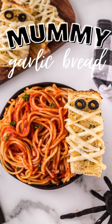 This is the perfect Halloween recipe to get the kids involved with. Serve this Mummy Garlic Bread along with spaghetti and meatballs for a family favorite. via @familyfresh Mummy Garlic Bread Halloween, Halloween Theme Dinner For Kids, Spooky Themed Dinner, Halloween Garlic Bread Ideas, Spooky Garlic Bread, Mummy Garlic Bread, Halloween Theme Recipes, Halloween Spooky Food Ideas, Halloween Food For Dinner