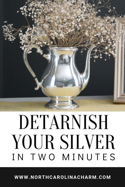 Diy Silver Polish, How To Polish Silver, Decorating With Silver Pieces, Clean Silver Remove Tarnish, Polishing Silver, Cleaning Tarnished Silver, Home Cleaning Remedies, Cleaning Silver, Clean Silver