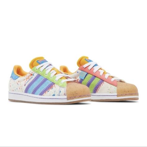 Brand New Never Been Worn! In Perfect Condition Super Limited Edition Paint Splattered Design Doesn’t Come With The Box Comes From A Smoke & Pet Free Home Mariana, Adidas S, Cool Sneakers, Colorful Sneakers, Funky Shoes, Sneaker Games, Shoes Adidas, Fashion Sewing Pattern, Paint Splatter