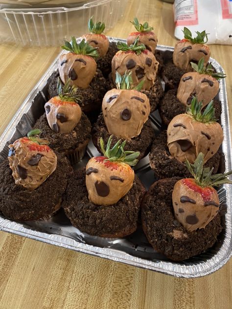 Mandrake Cupcakes, Harry Potter Dinner, Themed Bday Party, Harry Potter Weekend, Harry Potter Torte, Harry Potter Mandrake, Harry Potter Watch, Plat Halloween, Harry Potter Desserts