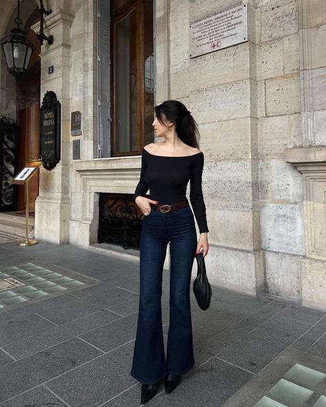 Delicate Fashion Aesthetic, Happy Hour Date Outfit, Dark Minimalism Outfits, Theatrical Romantic Work Outfit, Asian Elegant Outfit, Black Slacks Outfit Casual Street Styles, Adult Outfits Casual, Girly Classy Outfits, Jeans Classy Outfit