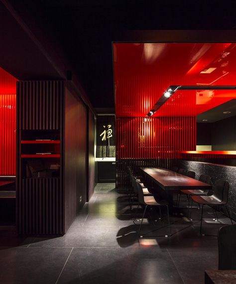 FG+SG Fernando Guerra Tattoo Shop Interior, Red Restaurant, Restaurant Pictures, Sushi Design, Burger Places, Black Interior Design, Sushi Restaurant, Modern Restaurant, Sushi Restaurants