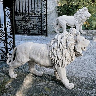 Estate Gates, Manor Garden, Stone Lion, Greek Statues, Statue Art, Statues For Sale, Art Classique, Lion Art, Marble Statues