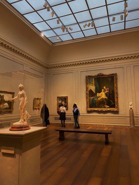 Museum Architecture, Art Student Aesthetic, Art Romantique, Museum Photography, Expressing Love, Museum Art Gallery, Dc Travel, National Gallery Of Art, Old Money Aesthetic