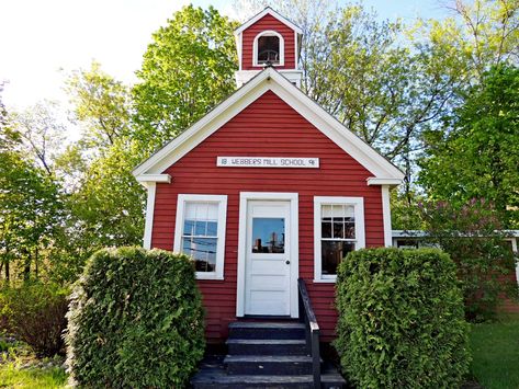 Lincoln Maine / Webber's Mill School House / Built for the princely sum of $150, the little one room schoolhouse served as a school from 1892 until 1924 or 1925 when a new school was built and this school was sold. Schoolhouse Exterior, Schoolhouse Aesthetic, Lincoln Maine, Private Kindergarten, One Room School House, England School, One Room Schoolhouse, Artistic Architecture, Red School House