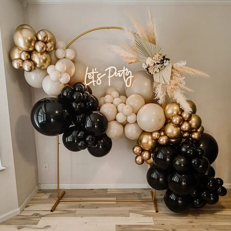 New Year Balloons Decorations, Black Gold Beige Balloon Garland, Black Gold Champagne Balloons, Black Garland Balloon, Black Gold Balloons Decoration, Black And Gold Boho Party Decor, Black And Ivory Balloon Garland, Black Backdrops For Parties, Black Wedding Balloons