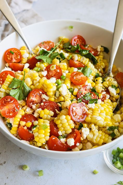 The BEST side dish ever! This summer sweet corn feta salad is the first side to disapper during any get together. Quick Party Sides, Essen, Summer Corn Salad With Feta, Feta Summer Salad, Summer Bbq Food Side Dishes, Easy Side For Bbq, Corn And Feta Salad, Vegetarian Sides For Bbq, Sides That Go With Sandwiches