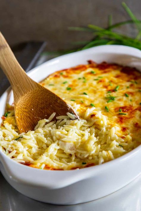 Cheesy Baked Orzo Ham And Orzo Recipes, Orzo Pasta Casserole, Decadent Side Dishes, Orzo Noodle Recipe, Baked Orzo With Chicken, Chicken And Orzo Casserole, Baked Orzo Recipes, Side Dishes Casserole, Orzo Side Dish Recipes