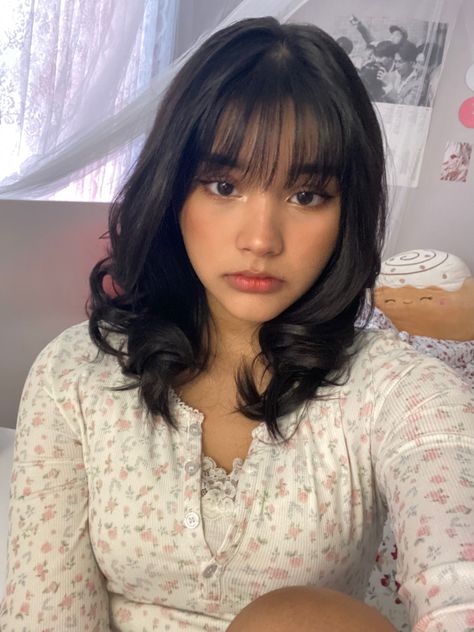 Bangs For Layered Hair, Short Bangs Black Hair, Medium Hair Bangs Round Face, Y2k Bangs Hair, Cute Haircuts Bangs, Bangs With Blowout, Wispy Bangs Dark Brown Hair, Cute Bangs For Long Hair, Cute Bangs Ideas