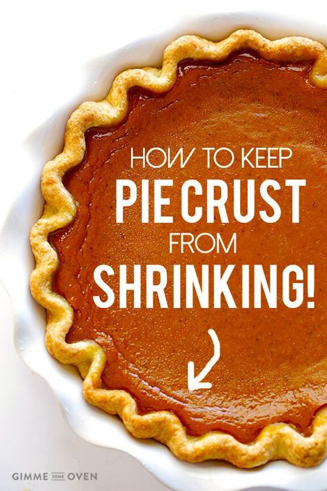 7 easy tips for how to keep pie crusts from shrinking that will help make beautiful pie crusts every time! Beautiful Pie Crusts, Pie Crust Designs, Perfect Pie Crust, Gimme Some Oven, Pastry Pie, Homemade Pie Crusts, Pie Crust Recipes, Oreo Dessert, Perfect Pies