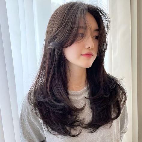 Alanya, Haircuts For Long Hair With Layers, Hair Inspiration Long, Girls Hairstyles Easy, Korean Short Hair, Bangs For Round Face, Haircuts Straight Hair, Asian Hair, Curtain Bangs