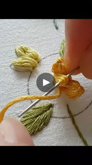 Tela, Embroidery 3d Flowers, Flower Embroidery Stitches, 3d Embroidery Flowers, Floral Video, 3d Flower Embroidery, Embroidery Stitches Flowers, Embroidery 3d, Ideas Embroidery