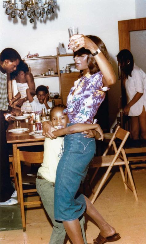 Vintage Black Family Photos, Vintage Mom Aesthetic, Young Mum Aesthetic, Cool Mom Aesthetic, Mum Clothes, Black American Culture, Collateral Beauty, I Love Being Black, Vintage Black Glamour