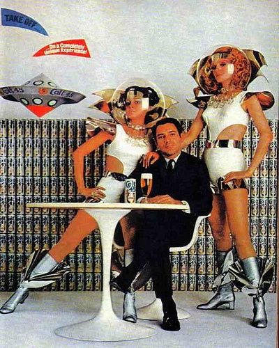 Atomic Age, 60s Space Age, Space Age Fashion, Arte Alien, Beer Ad, Space Fashion, Space Girl, Theme Halloween, Vintage Space