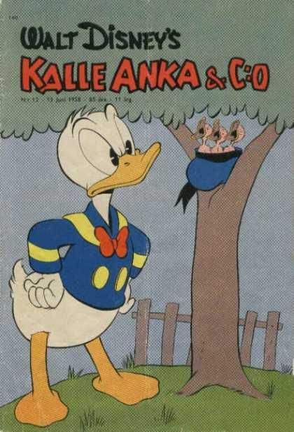 Kalle Anka & Co 11 Comic Book, Hospital Hallway, Kalle Anka, 1970s Cartoons, Donald And Daisy Duck, Daisy Duck, Floral Crochet, Christmas Movies, Donald Duck