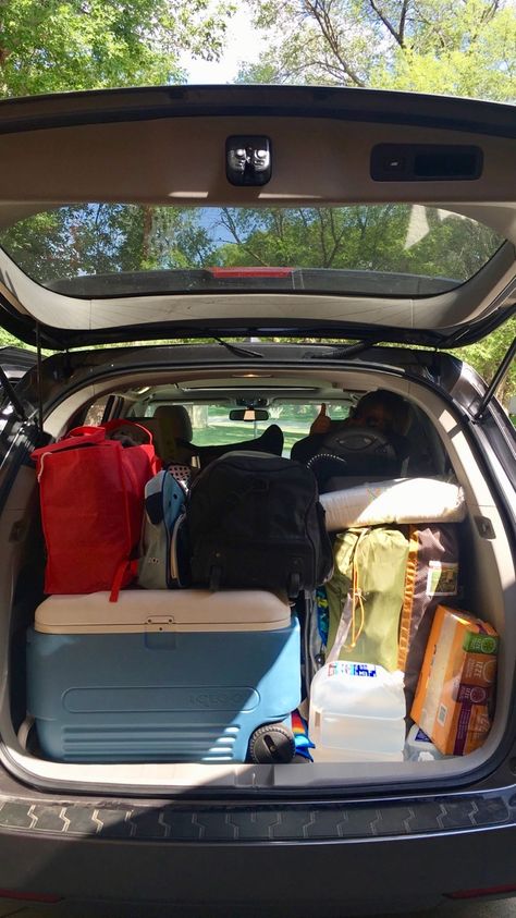 Road Trip: Family of Six Packed in a Mini Van Road Trip Mood Board, Family Roadtrip Aesthetic, Beach Road Trip Aesthetic, Family Road Trip Aesthetic, Road Trip With Friends Aesthetic, What To Do On A Road Trip, Road Trip Aesthetic Friends, Family Trip Aesthetic, Road Trip Backpack